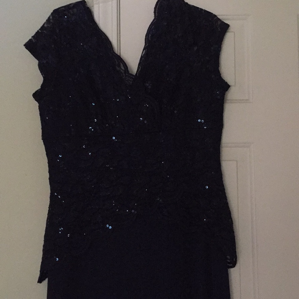 Dress - Picture 2 of 5